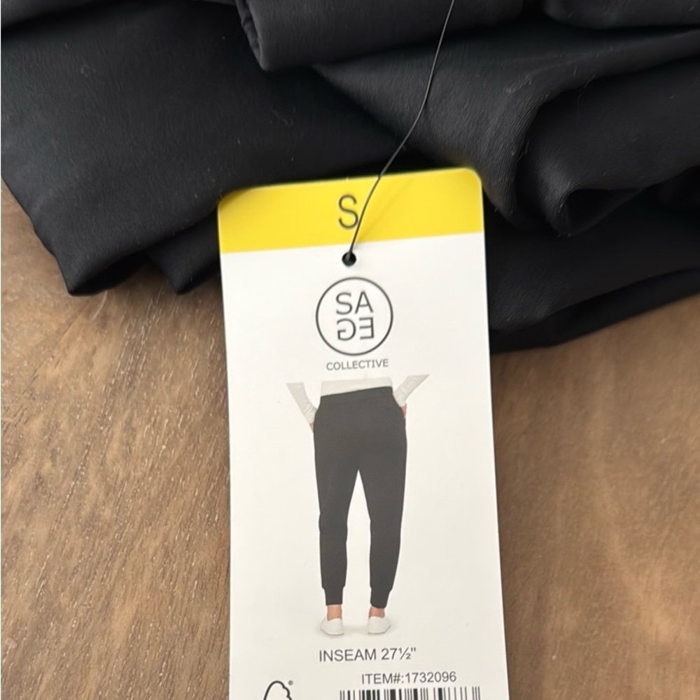 Joggers Women’s Small - Picture 2 of 8